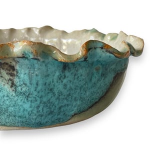 Image of SCALLOPED RIM SERVING BOWL