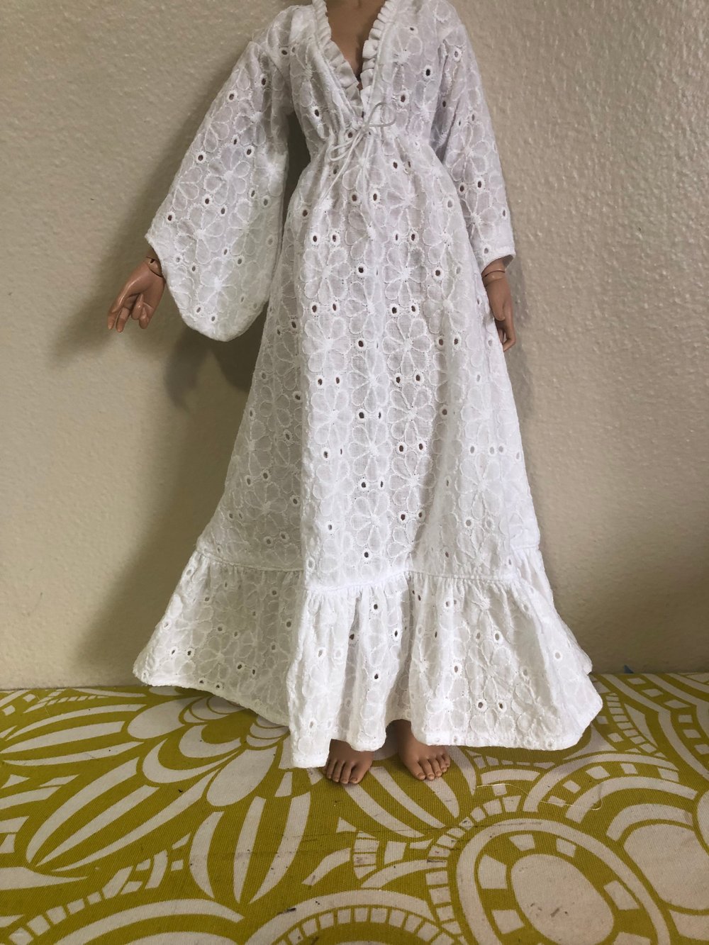 White Floral Maxi Dress: Minifee 
