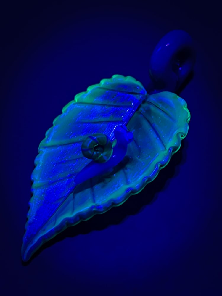 Image of Liquid Blue Snail Leaf Pendant