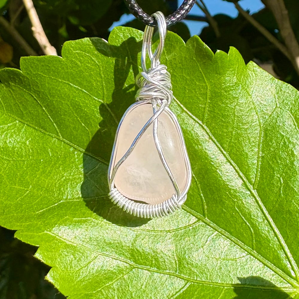 Image of rose quartz pendant d