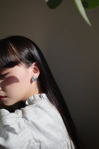 Image 4 of Liora Petite 