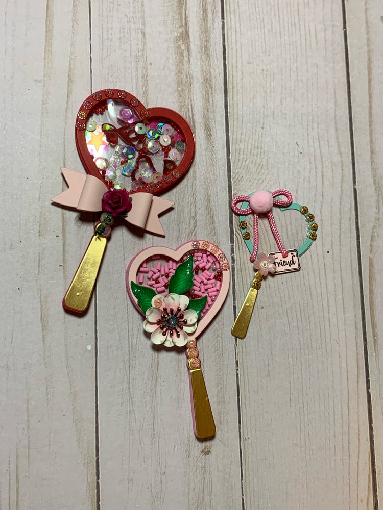 Image of Heart shaker magnifying glasses