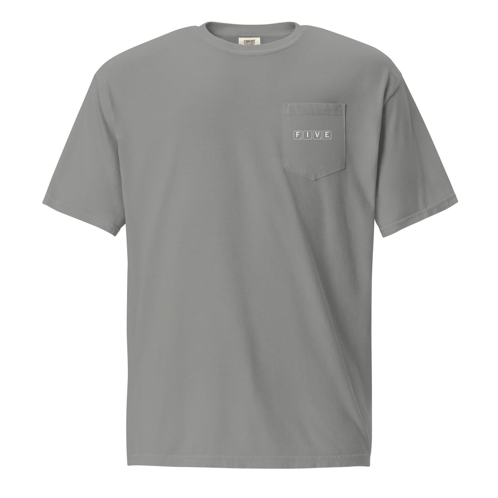 Five scrabble design pocket t-shirt 