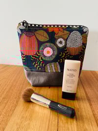 Image 3 of Fabric Zipper Pouch - Banksia Garden 