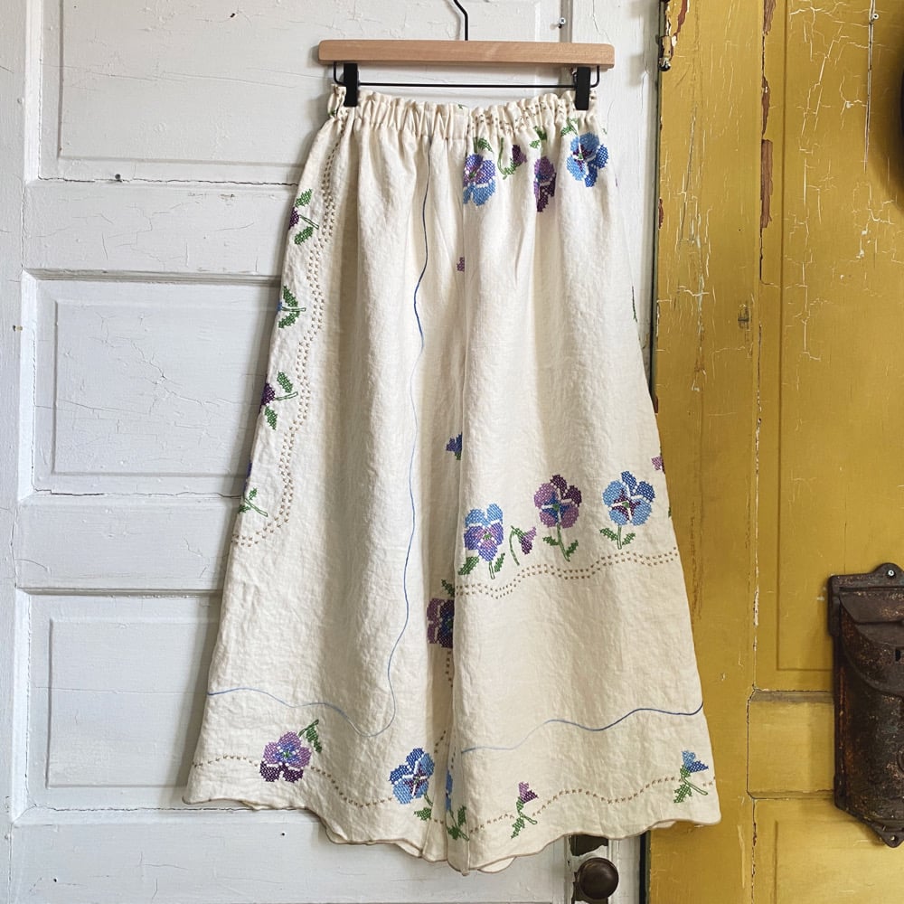 Image of Pansy Garden Linen Tablecloth Granny Pants
