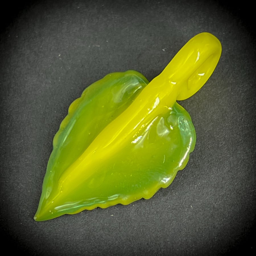 Image of Mini Green Leaf Pendant4