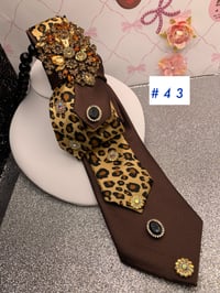 Image 18 of Classy Diva Tie Necklace