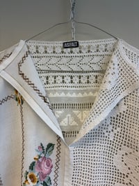 Image 2 of Daisy shirt, white (one size)