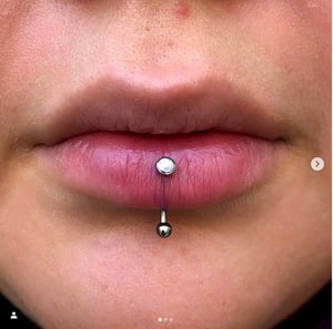 VERTICAL LABRET PIERCING SERVICES