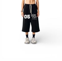 Image 3 of 𝚁𝚎𝚕𝚊𝚡𝚎𝚍 𝟹𝚚𝚞𝚊𝚛𝚝𝚎𝚛 𝚂𝚠𝚎𝚊𝚝𝚙𝚊𝚗𝚝s