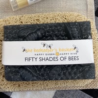 Image 3 of The Handy Drone Fifty Shades of Bees Men’s Gift Set