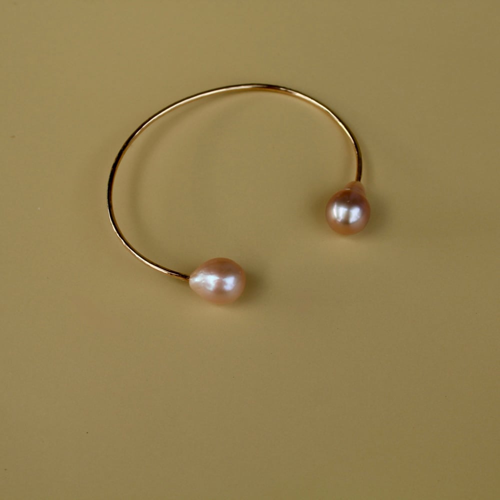 Image of Pink edison pearl cuff