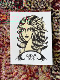 TRADITIONAL LADY ORIGINAL