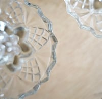 Image 4 of Bougeoir en verre ciselé
