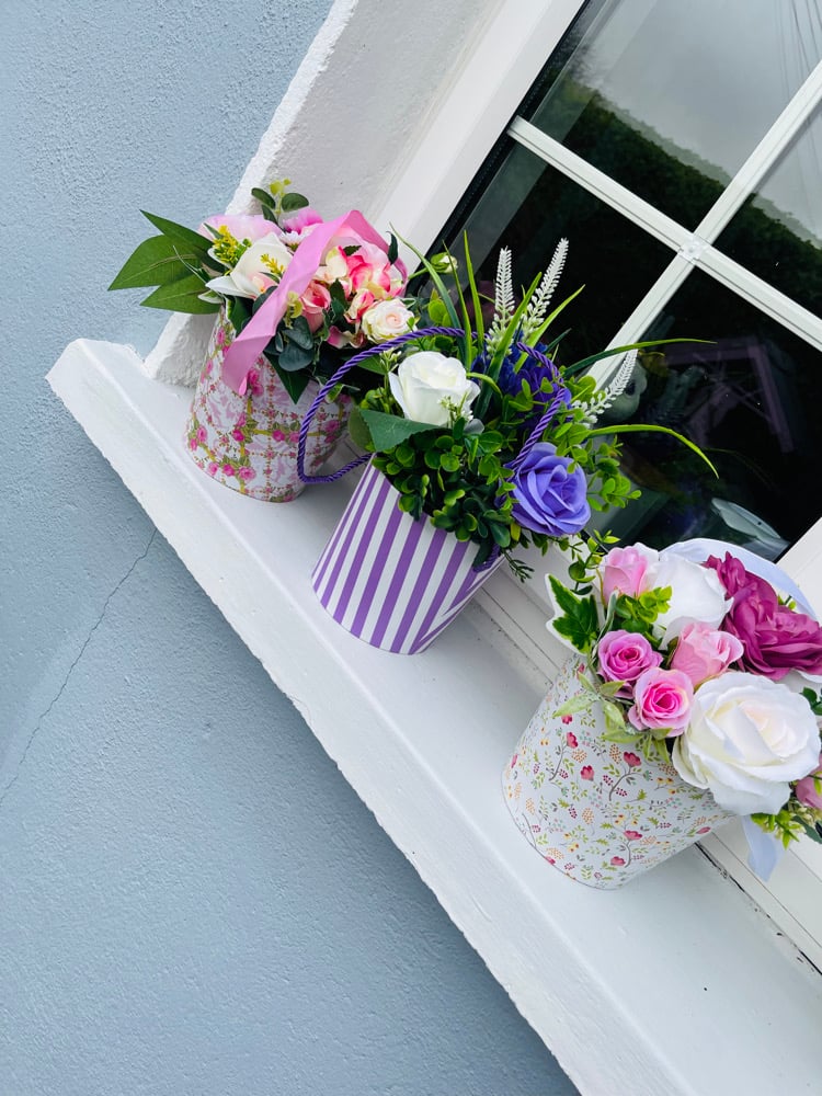 Image of 25cm Floral Gift Box 