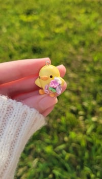 Image 3 of Bomi bouquet charm