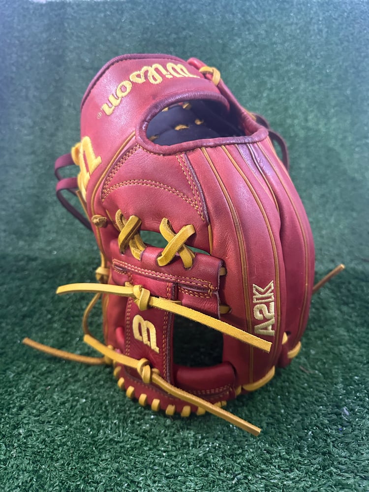Image of Wilson A2K OA1 - Ozzie Albies Game Model 11.5