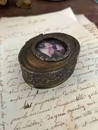 Image 3 of Petite boîte à bijoux 1900 en régule 