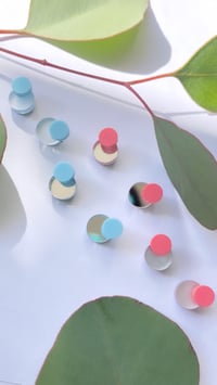 Image 4 of Náušnice Mini bee Lososové & Baby blue