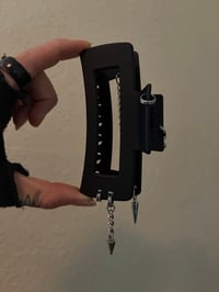 Image 1 of FIERCE CLAW CLIP (style c)