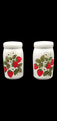 Image 4 of Vintage McCoy Pottery Strawberry Country Salt and Pepper Shakers