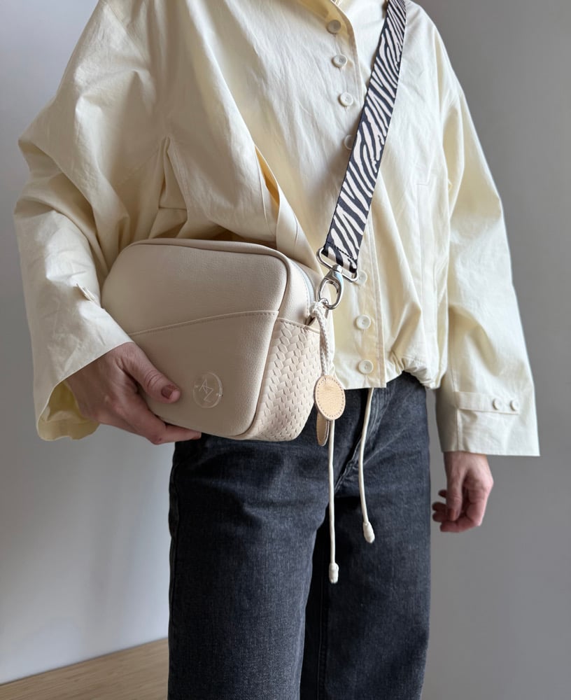 Image of Box Bag Beige
