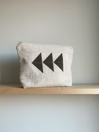 Image 1 of Zipper pouch Arrow