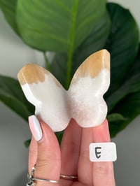 Image 5 of 3D STILBITE X SCOLECITE BUTTERFLY