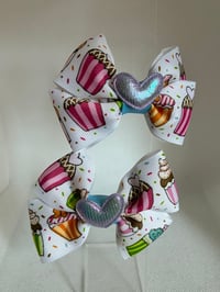 Image 1 of Mini cupcake hearts