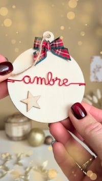 Image 4 of Boule de Noël en bois personnalisée 
