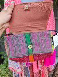 Image 6 of Nula bag - pinks detail 