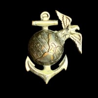 Image 1 of WWI USMC Eagle Globe & Anchor Pin