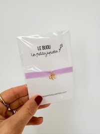 Image 2 of Bracelet ENFANT ruban velours élastique et breloque noeud