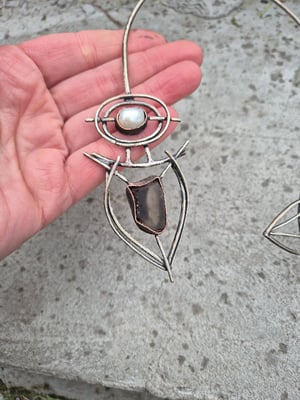 Black and white open necklace 