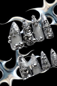 Image 3 of Chrome Heiress (Pre-order)