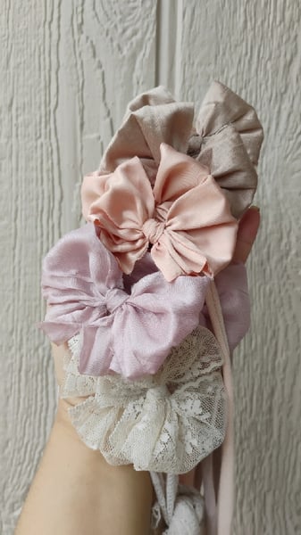 Image of Still bows