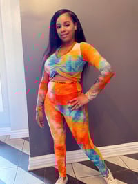 Image 3 of Picasso 2pc yoga set (sunset)