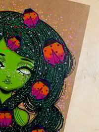 Image 3 of Lady