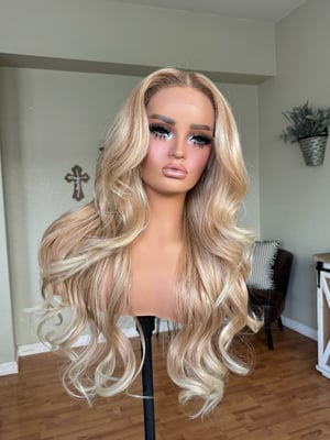 Image of Reba middle part luxury (pre order) 