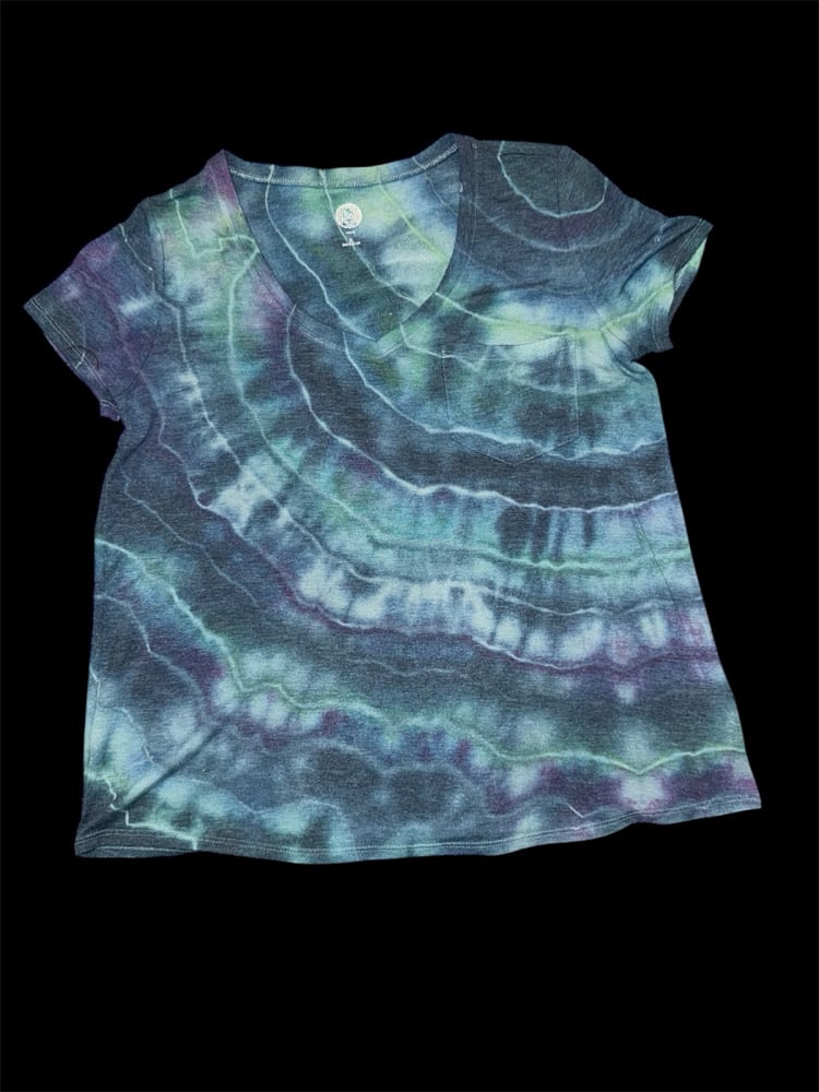 Image of (S) Ocean Agate V-Neck T-Shirt 