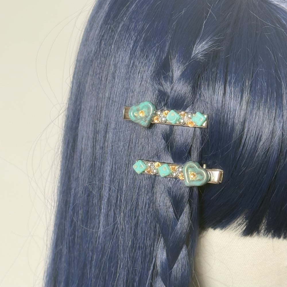 Image of Teal Trinkets Clips