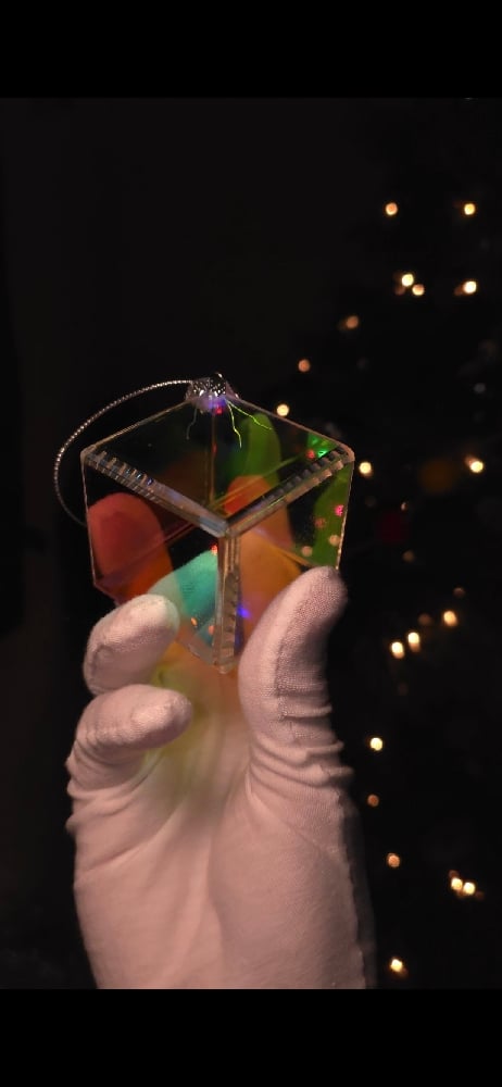 Image of Ornament drop 