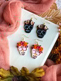Image 2 of Dia De Los Muertos Floral Skulls