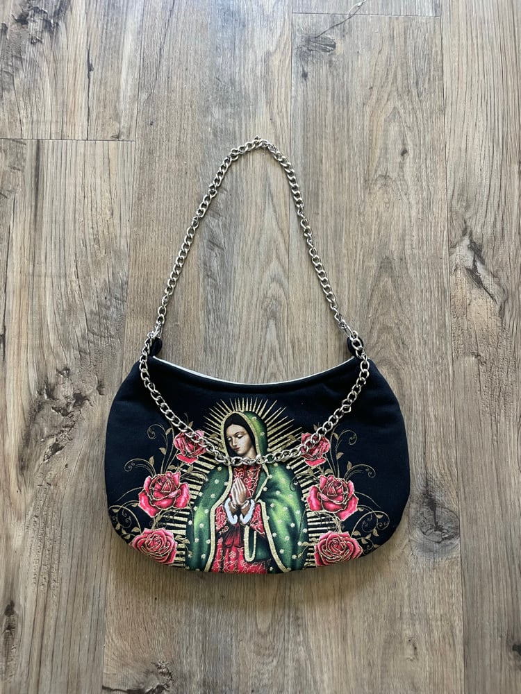 Virgen Red Roses Double Chain