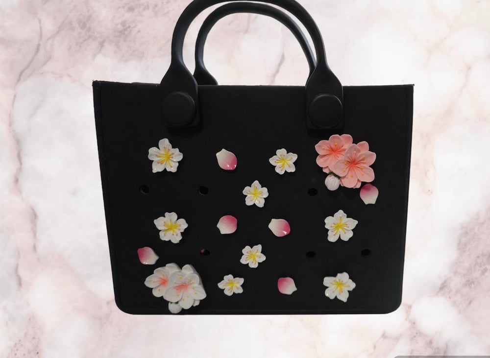 Image of Hibiscus Flower Petals Tote Charms (16 pc)