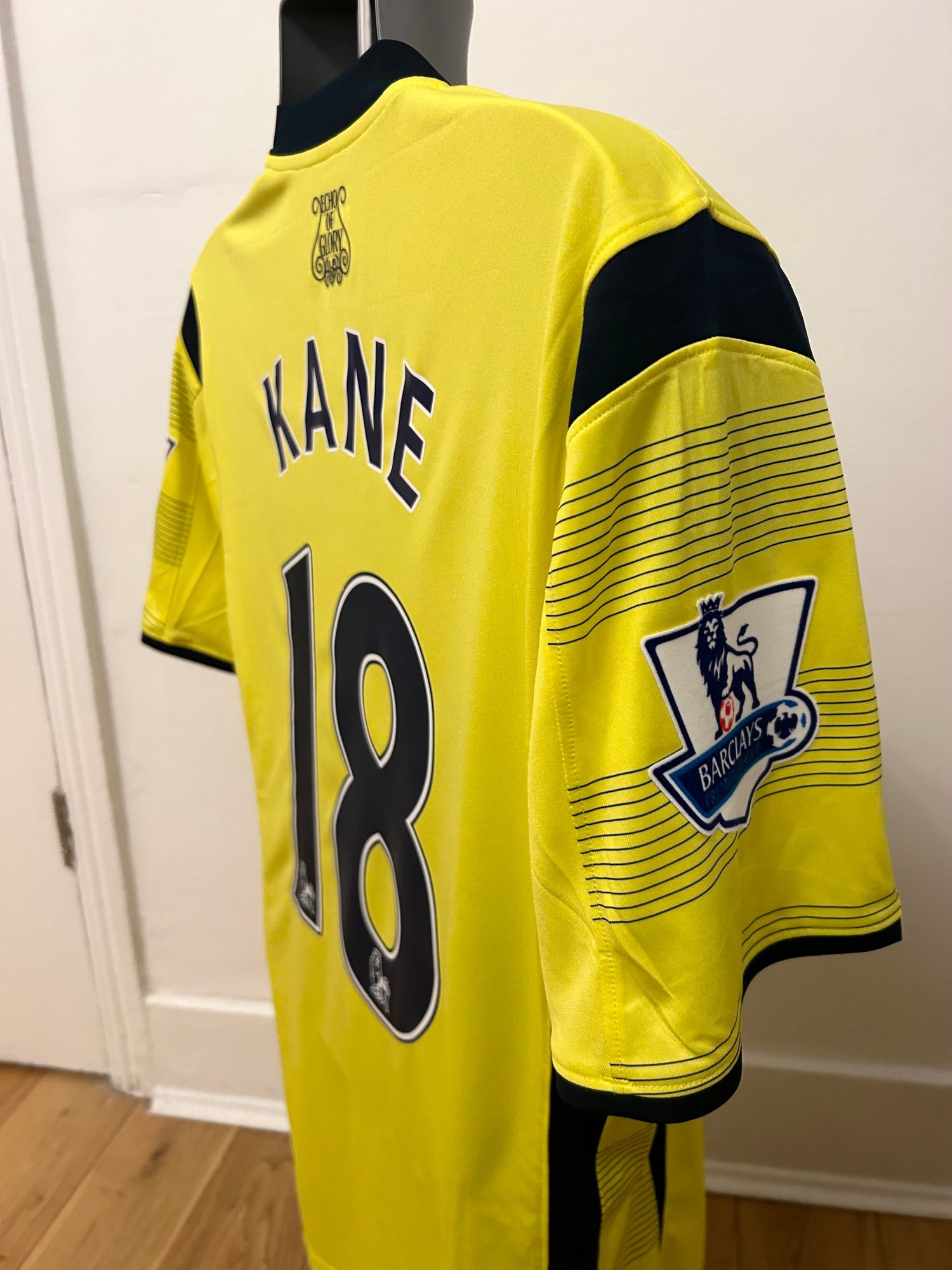 Image of Tottenham Hotspur “KANE 18” 2014/15 Third Shirt + PL patches (M)
