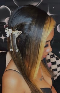 Image 3 of Silver Butterfly Claw Clip with White Roses