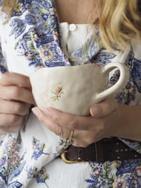 Image 2 of Wobbly Mug 02