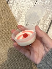 Image 3 of Berry pudding scented  pretty pot