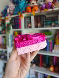 Image 3 of Joyero rosa dragón con bebé